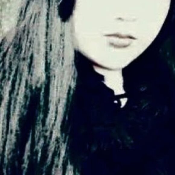 Meet your Posher, Hélbi - Picture 1 of 1